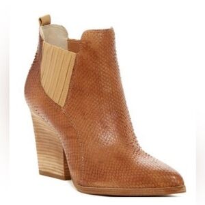 Donald Pliner Vale Snakeskin Boot Bootie Size 6.5 Brown leather